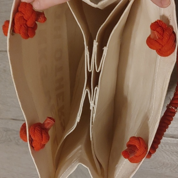 Canvas Wine Tote with Red Text And Red Jute Rope Handles 6 Bottles Christmas - Picture 3 of 5